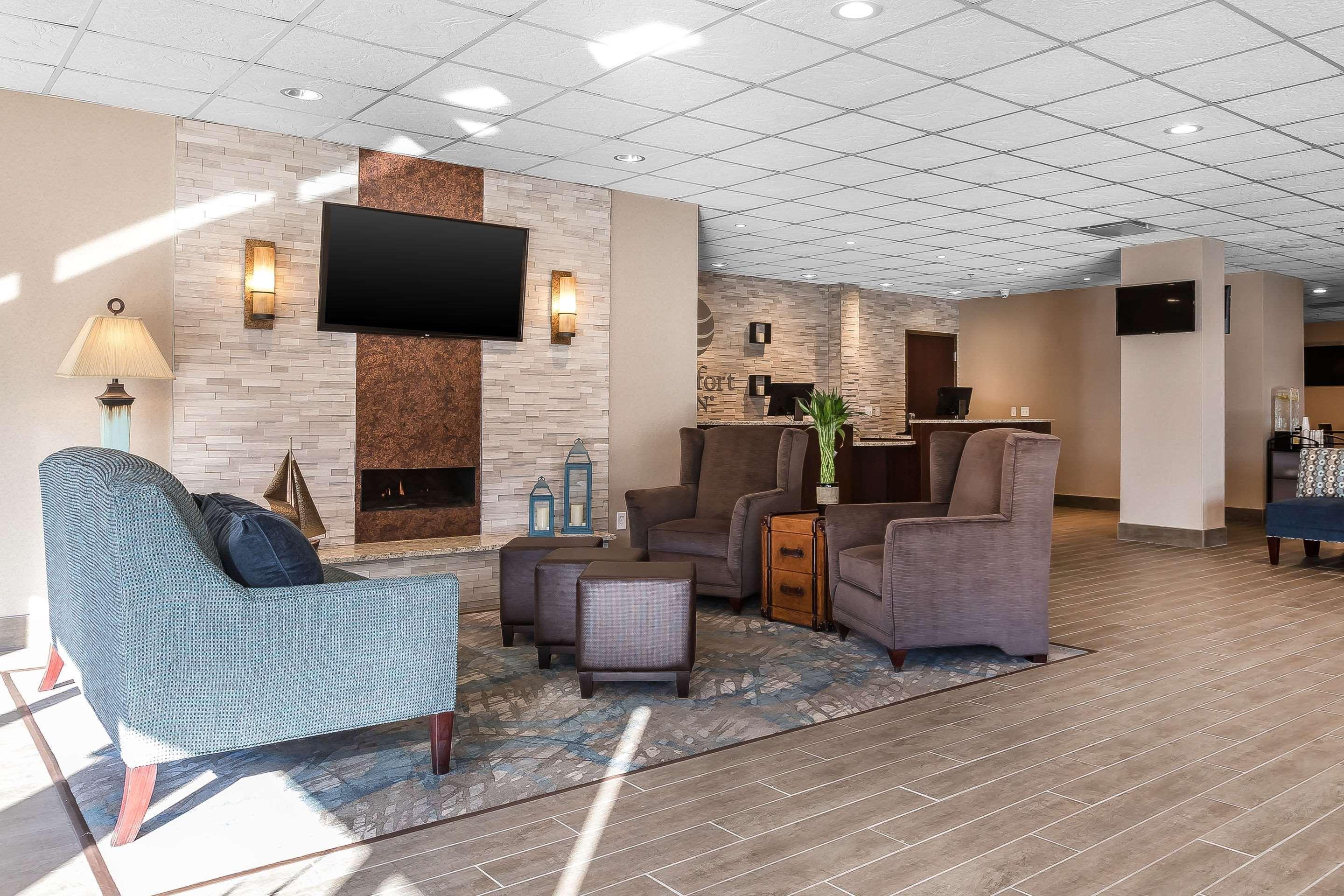 Comfort Inn Bay City - Riverfront Exterior photo