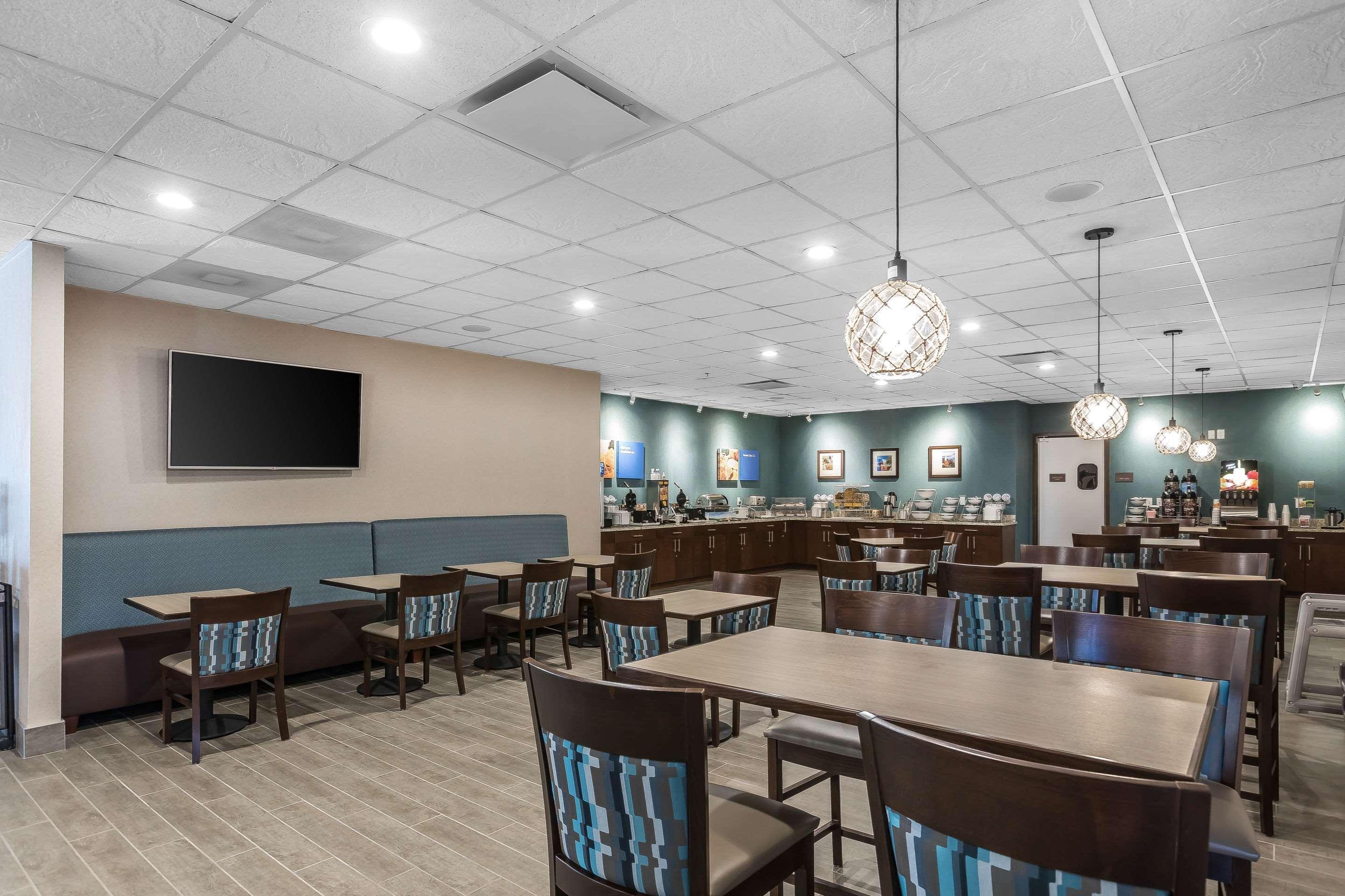 Comfort Inn Bay City - Riverfront Exterior photo