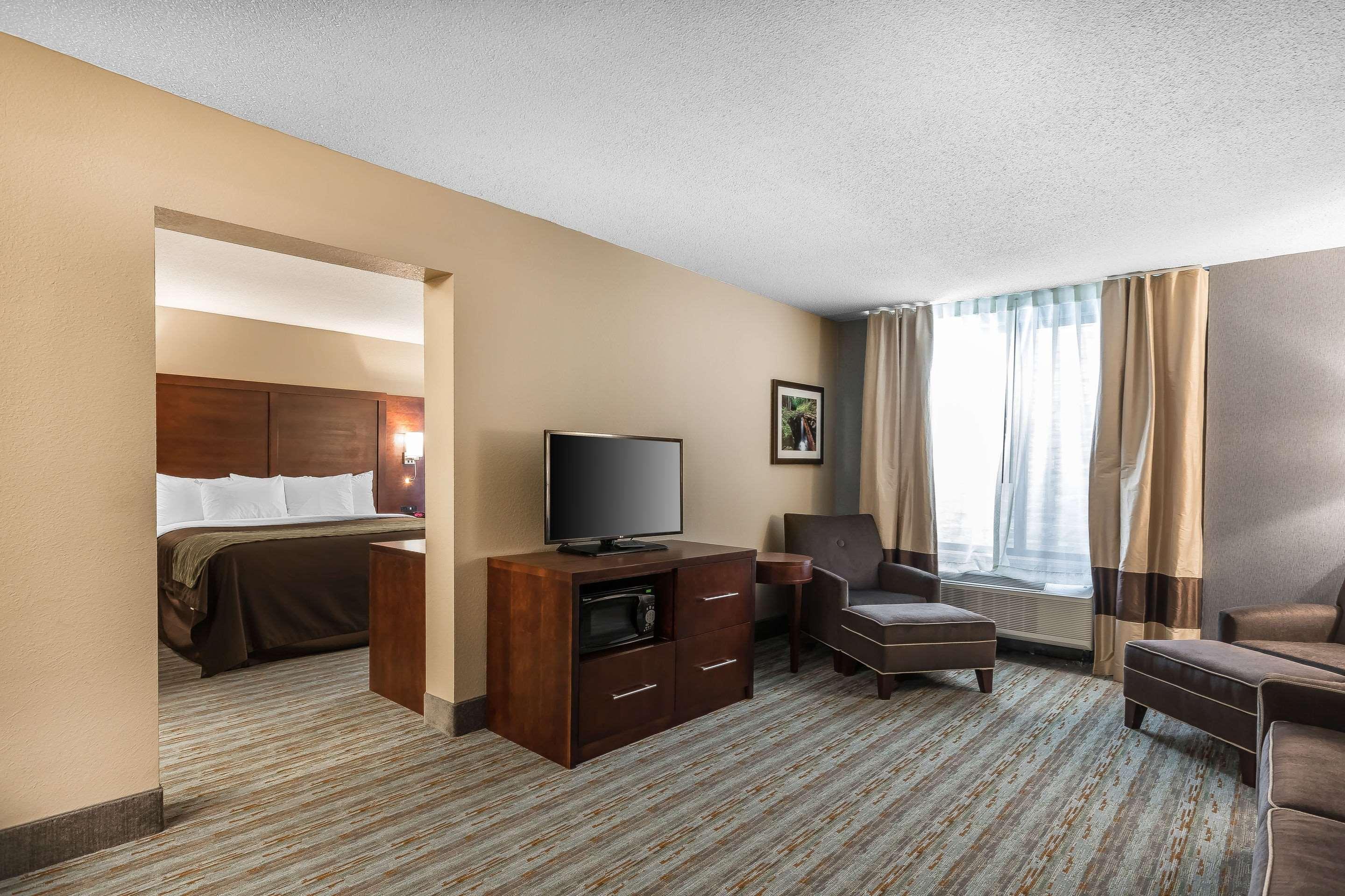 Comfort Inn Bay City - Riverfront Exterior photo