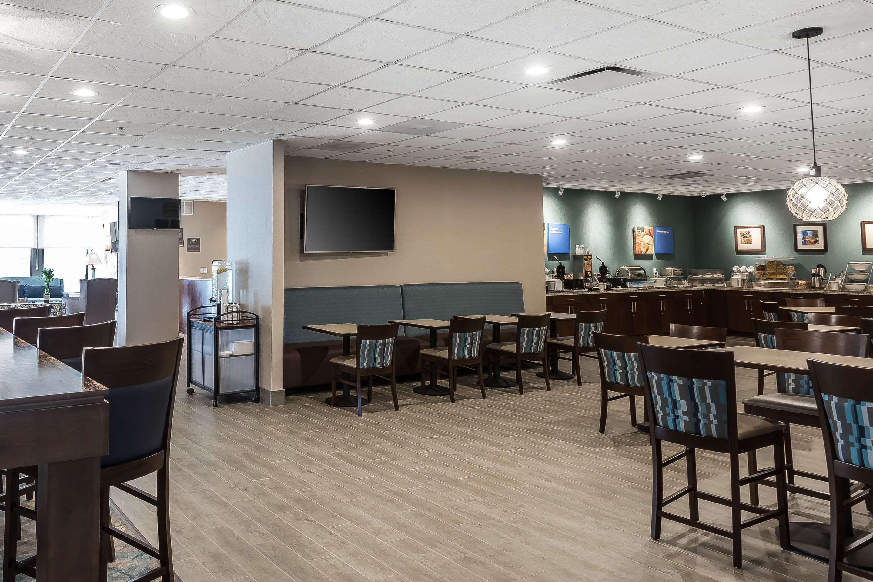 Comfort Inn Bay City - Riverfront Exterior photo